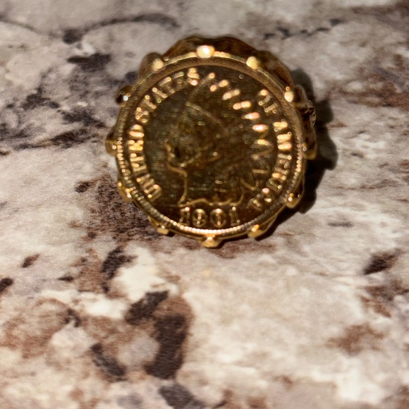 Gold Coin Ring - Picture 2 of 10